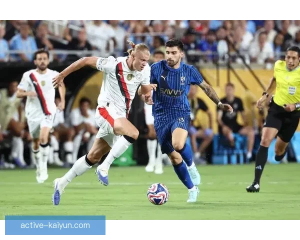 福登与哈兰德在新赛季表现出色，化学反应备受关注